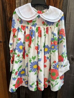 Vintage Youngland lined floral print dress features a white Peter Pan collar.